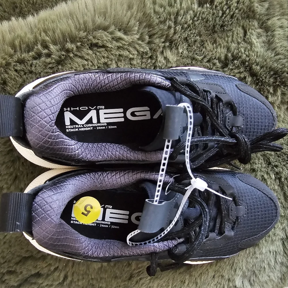 Black Under Armour Hovr Mega 2